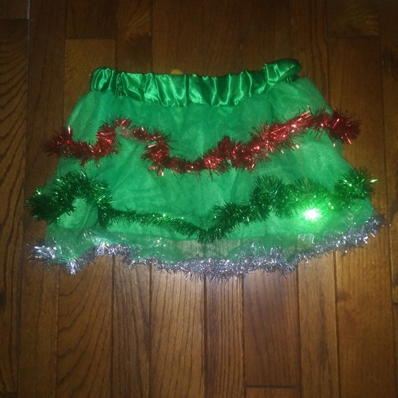 Claire's Christmas Skirt - Picture 4 of 6